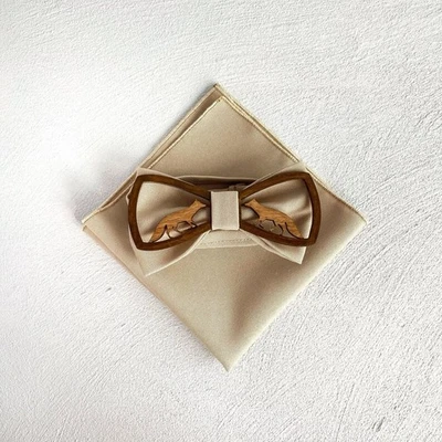 Juego de pajarita de madera y pañuelo de bolsillo Fox para niños Foto 1 de 4