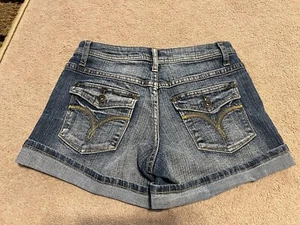 Womens LA Blues Embroidered Classic Denim Blue Jean Shorts Size 6 - Picture 1 of 4