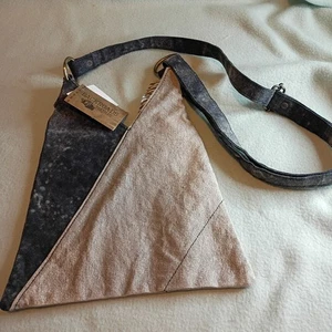Nuevo con etiquetas Nuevo ~ Backroads Textiles CTW Bolso Bandolera Denio Envejecido Cartera Negro/Tostado - Imagen 1 de 17