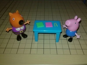 Peppa Pig & Freddy Fox Toy Figure with School Desk - Picture 1 of 6