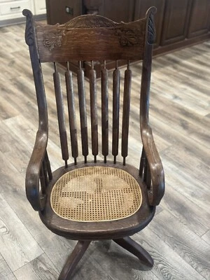 vintage oak office chair - Image 1 of 4