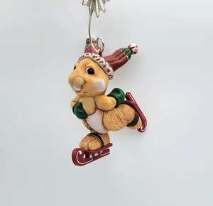 Vintage Hallmark Hallsake Weihnachtsschmuck Skating Kaninchen (1983) - Bild 1 von 3
