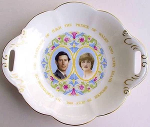PLACA CONMEMORATIVA DE BODA REAL DAMA DIANA Y PRÍNCIPE CHARLES JULIO 29,1981 - Imagen 1 de 7