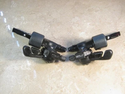 Palancas de cambio de freno Shimano Deore XT ST-M092 3 x 7 velocidades Foto 1 de 4