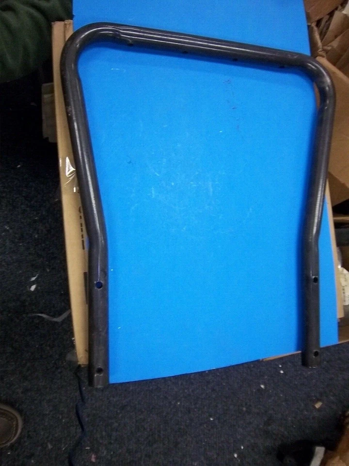 NUEVO Genuino Ariens BAGGER MOUNT SE ADAPTA A PILOTOS DE MOTOR TRASERO 02701251 OEM SR Foto 1 de 1