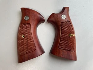 New Checker Wood Decorative Grips for S&W, K/L ROUND BUTT 686; pattern03 - Picture 1 of 12