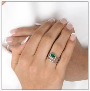 Außergewöhnlicher Smaragd Schlangen Ring in Weißgold -von Greenfire - Bild 1 von 12