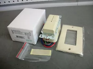 SQUARE D PASSIVE INFRARED (PIR) WALL SWITCH OCCUPANCY SENSOR SLSPWD1277CI NIB - Picture 1 of 2