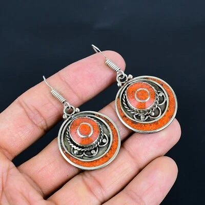 Antico Corallo Rosso 925 Argento Sterling Tibetano Gioielli Nepali Orecchini Per - Immagine 1 di 4