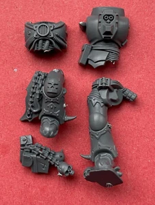 Chaos Marine NUEVO Khorne BERZERKERS TORSO Y PATAS (C) - Brocas 40K - Imagen 1 de 2