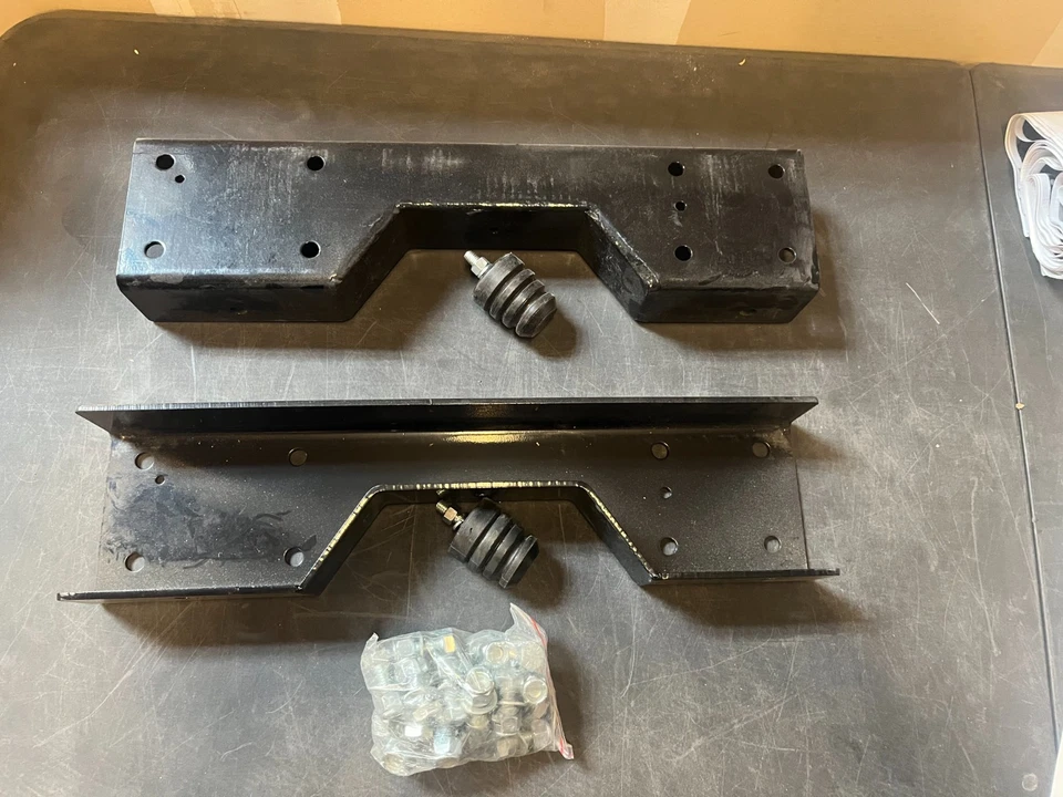 Chevrolet C1500 1988-1998 perno en muesca C ** venta de garaje ** Foto 1 de 1