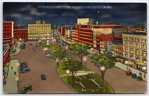 Watertown NY Public Square Looking West At Night Old Cars Flag Linen Postcard - Bild 1 von 2