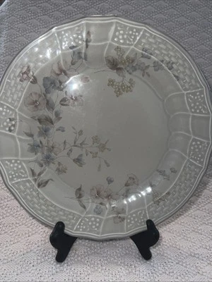 Mikasa Silver Mist Bella Maria D7001 Japan Salad/Dessert Plate - Image 1 of 4