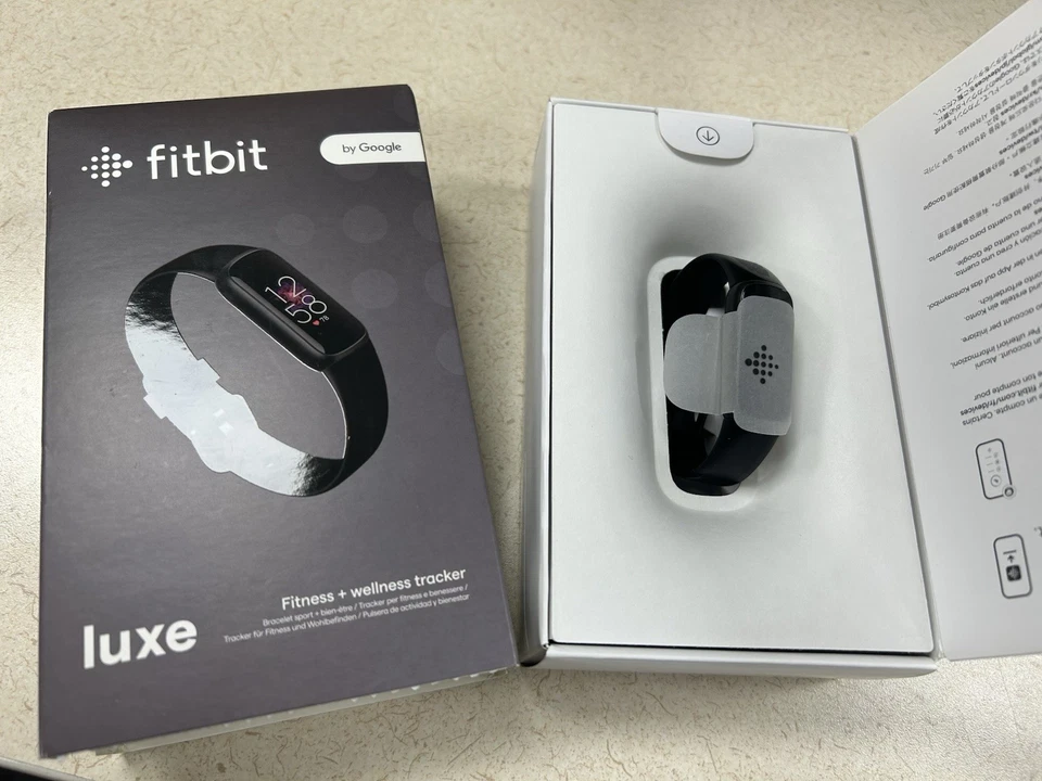 Rastreador de fitness/bienestar Fitbit Luxe GPS manejo del estrés negro/grafito Foto 1 de 1