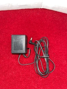 Adattatore AC 9V 300mA 5mm punta negativa (-) modello DV-9300 S 6ft - Foto 1 di 2