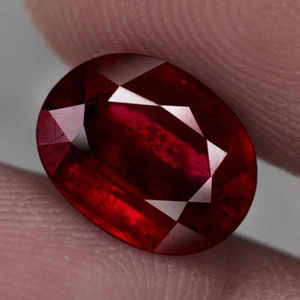 ES 4.60 ct. Rubí Natural Oval Rojo Mozambique - Imagen 1 de 6