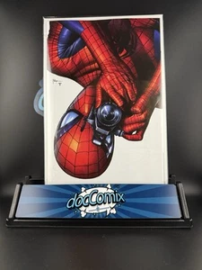 Amazing Spider-Man #1 C2E2 Mico Suayan Surprise Drop - quasi nuovo - Foto 1 di 3