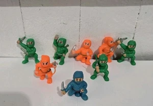 Vintage Rubber Ninja Karate Mini Figuren China 80er 90er Jahre 1”-1,5”  - Bild 1 von 5