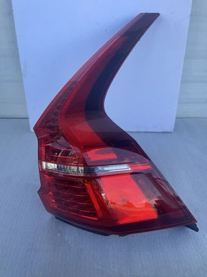 Luz trasera LED 2018-2025 VOLVO XC60 lado del pasajero derecho OEM T41 Foto 1 de 4