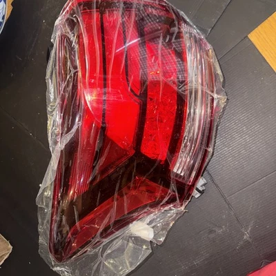 Mitsubishi Outlander PHEV Mk3 LED Rear Tail Light 2016- 2021 - Image 1 of 4