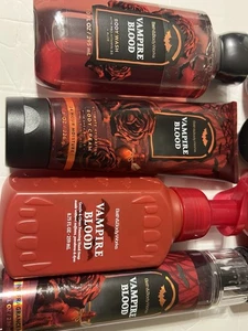 Bath & Body Works Halloween Vampire Blood Set de 4 Jabón Corporal, Crema, Jabón, Niebla - Imagen 1 de 4