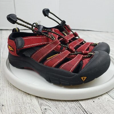 Keen Newport Kids Waterproof Closed Toe Sandals Red Black | Size US 1 CM 20 - Image 1 of 4