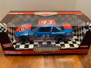 RICHARD PETTY Autographed Signed Auto ERTL 1:18 Die-cast Pontiac Car - Picture 1 of 5