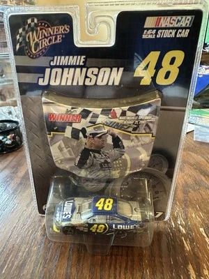 Jimmie Johnson 2007 1/64 Martinsville Carrera Ganadora Otoño Ganadores Círculo Capucha Rara Foto 1 de 2
