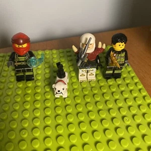 Mixed Lego Minifigures With Lego City Police Dog And Accessories - Picture 1 of 5