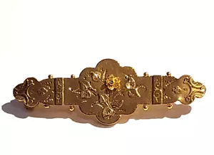 Stunning 9 Carat Yellow Gold Engraved Brooch Bar Pin W/ Applied Flower & Leaves - Picture 1 of 5