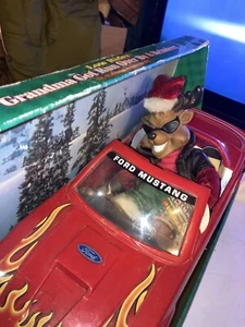 Dandee Oma wurde von einem Rentier überfahren Low Rider Ford Mustang Dr. Elmo Lichter - Bild 1 von 17