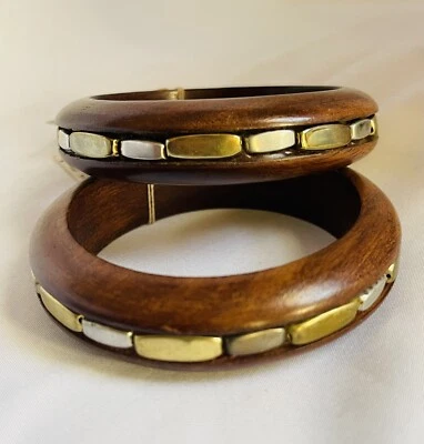 Juego de 2 brazaletes de madera con tachuelas de metal American Eagle Outfitters - Nuevos Foto 1 de 3