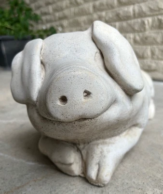 Estatua jardinera de cerdo de cemento fundido jardín exterior 21" de largo de colección Foto 1 de 4