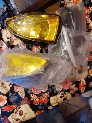 2004-2005 Amber Yellow Fog Light Lamps w/ Harness for Honda Civic EM2 ES1 ES2 - Image 1 of 3