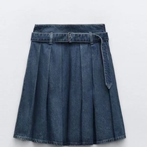 Neu ohne Etikett ZARA DENIM PLISSIERTER DAMENROCK MIT GÜRTEL MEDIUM blau Baumwolle - Bild 1 von 8