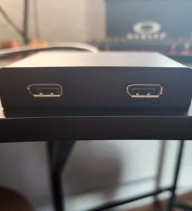 Display Port Splitter - 1 to 2 Display Adapter - Picture 1 of 2