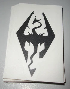 Pegatina troquelada con logotipo de Skyrim - pequeña - gris granito - Imagen 1 de 1