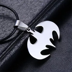 Mode Unisex Fledermaus/Batman Silber Edelstahl Anhänger Halskette (USA Verkäufer) - Bild 1 von 5