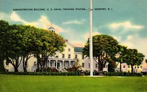 Edificio de administración de postales estación de entrenamiento naval de EE. UU. Newport, Rhode Island - Imagen 1 de 2