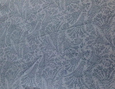 Paleta BTY Jinny Beyer telas RJR lavanda periwinkle hojas pequeñas pergaminos algodón Foto 1 de 3