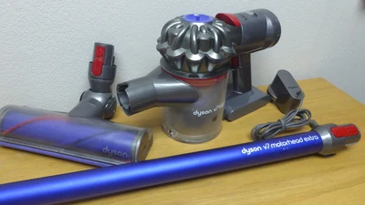 Dyson V7 Trigger Handheld Cordless Vacuum + Motorhead + Long  pole Cleaned GWO - Image 1 of 4