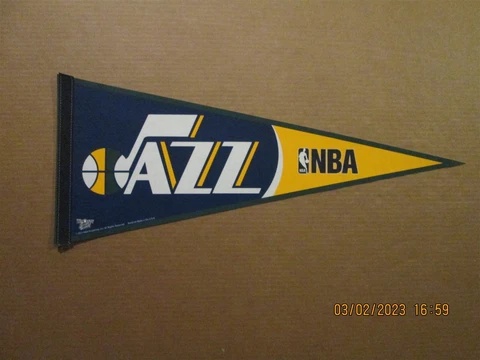 NBA Utah Jazz Vintage Circa Wincraft 2010 Team Logo Basketball Pennant Cover