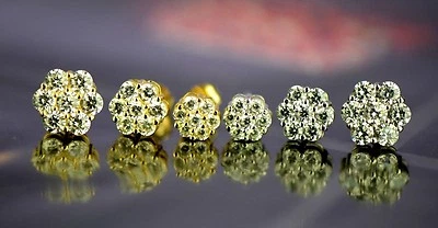 Aretes para mujer con racimo de flores de circonita cúbica de oro amarillo y blanco de 14K Foto 1 de 4