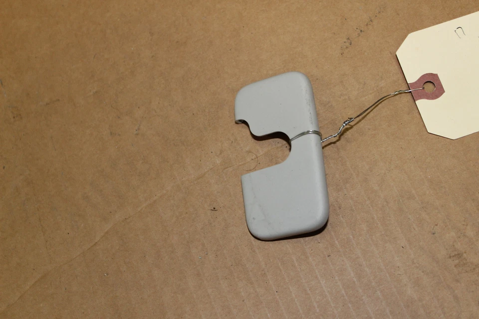 2017 JAGUAR XE DRIVER SIDE FRONT SUN VISOR TRIM R825 - Изображение 1 из 1