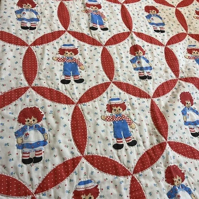 Vtg Raggedy Ann & Andy Crib Quilt Red Double Wedding Ring Hearts Backing - Image 1 of 4