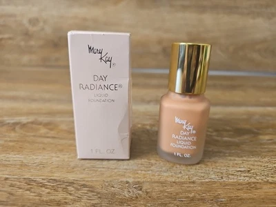 Mary Kay  Liquid Foundation Day Radiance Formula 1oz Rose Beige 0078!! - Image 1 of 4