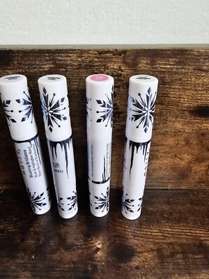 4 varita iluminadora de rubor Mally Blushing Brilliance edición congelada Feisty/Fierce Foto 1 de 4