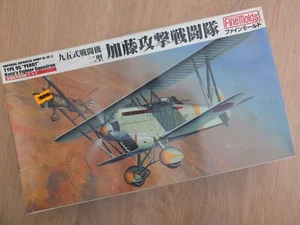 FINEMOLDS FB14 - JAPANESE ARMY KI-10-II TYPE 95 PERRY KATO 1/48 SCALE MODEL KIT - Picture 1 of 2