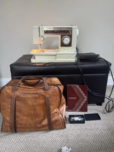 Singer Sewing Machine Model 6105 Pedal 9 Pattern Zig Zag Case Tested & Working - Picture 1 of 10