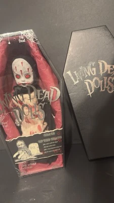 Muñeca Living Dead Serie 8 Grace Of The Grave Foto 1 de 4